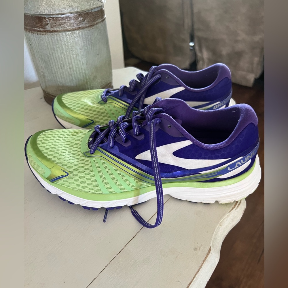 Beautiful brooks launch size 9.5